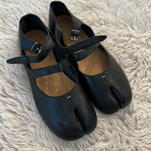 Maison Margiela
Tabi ankle-strap ballerina shoes